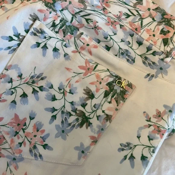 Calvin Klein Straight Leg Jean EUC - Picture 4 of 6